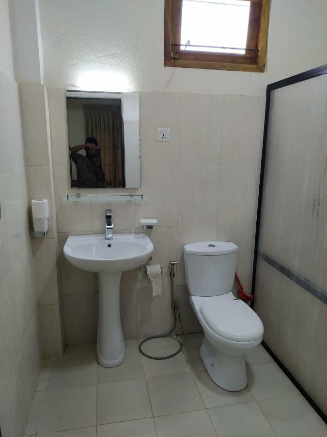 Under Water Safaris And Resort Uppuveli Exterior foto